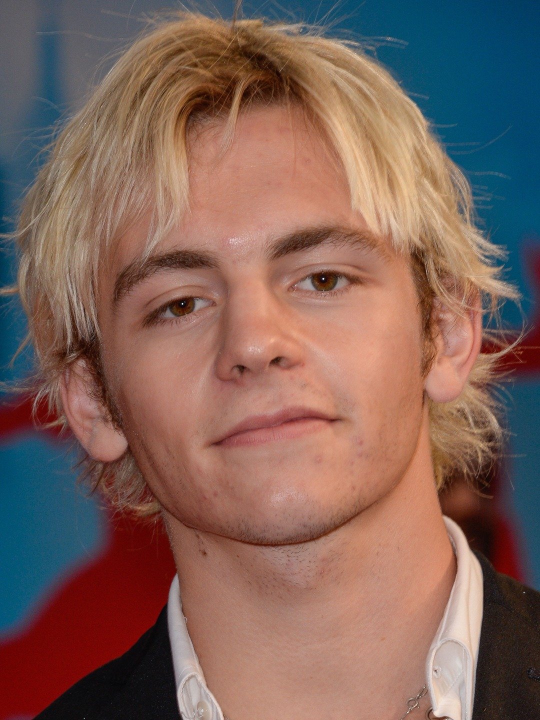 How tall is Ross Lynch?